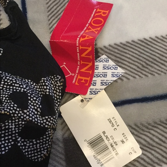 Nwt one piece swimsuit. - Picture 4 of 4